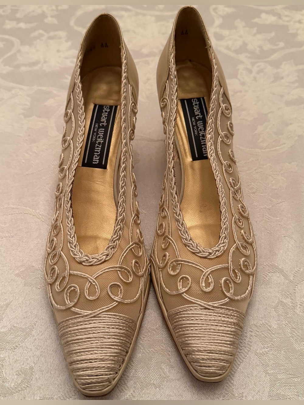 Stuart Weitzman Women’s Vintage 90s Kitten Heel Pumps Champagne Size 8.5 AA